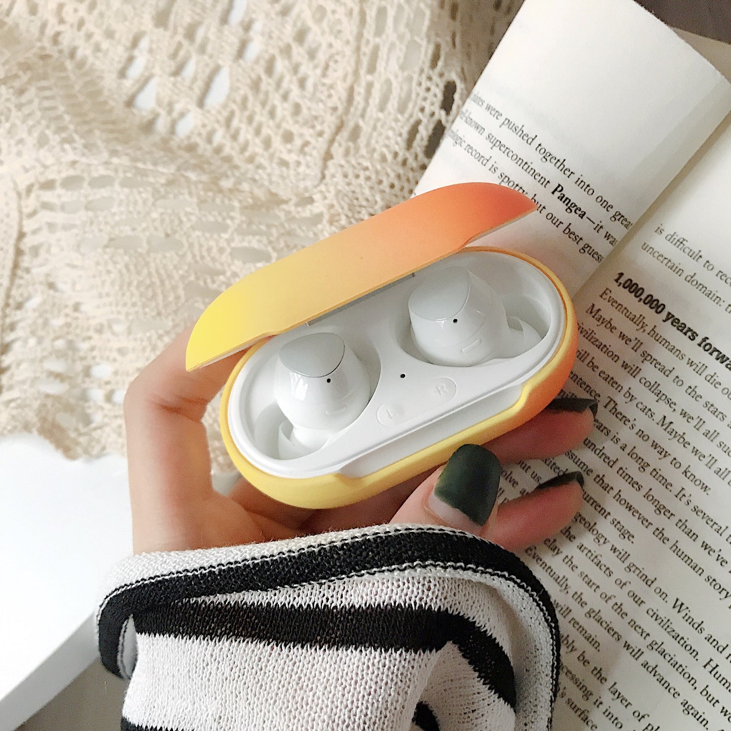 Gradient Rainbow Hard Shell Solid Color Earphone Protective Case